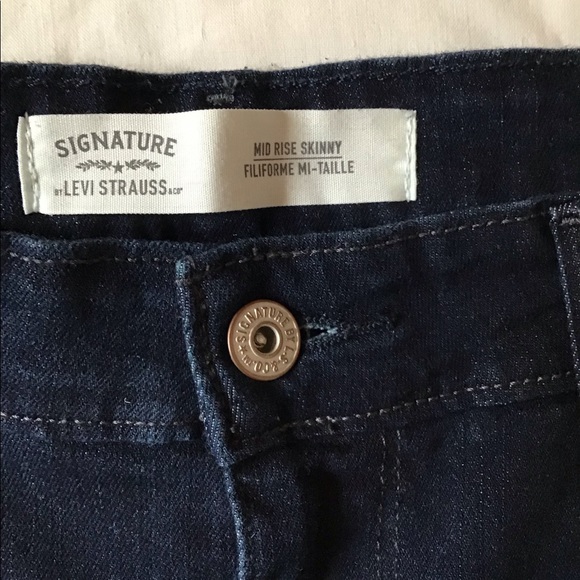 Women’s plus Size Levi’s signature jeans - Picture 3 of 6
